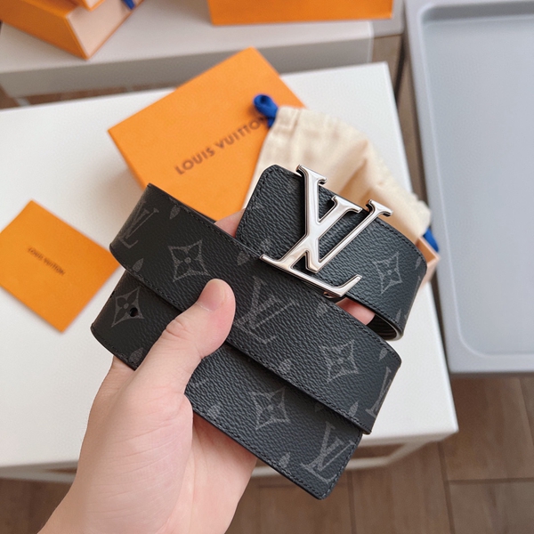 ルイヴィトンベルト正面デザイン